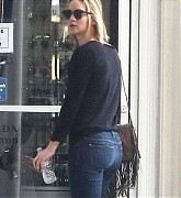 Jennifer Lawrence Out in Los Angeles - January 30
