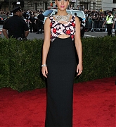 Jennifer Lawrence at MET Gala 2015 [Arriving] - May 4