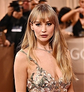 Jennifer_Lawrence_-_83rd_annual_Golden_Globe_Awards_-_January_112C_2026_07.jpg