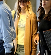 Jennifer_Lawrence_-_Arrives_in_New_Orleans2C_Louisiana_-_February_100001.jpg