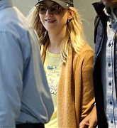 Jennifer_Lawrence_-_Arrives_in_New_Orleans2C_Louisiana_-_February_100004.jpg