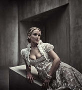 Jennifer_Lawrence_-_Vanity_Fair_Oscar_party2C_March_10_2024_01.jpg